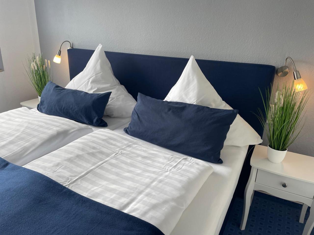Hotel Kaup Paderborn Bagian luar foto